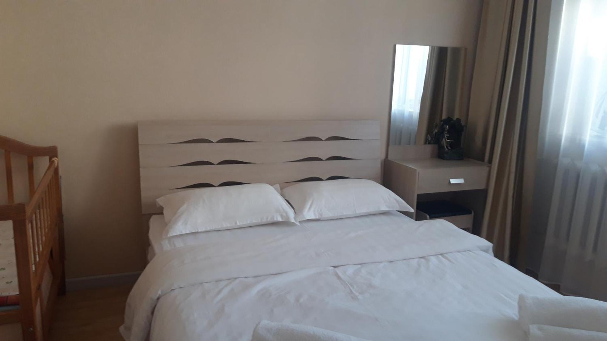 3 Rooms Apartment In The Centre Of Ulgii City 外观 照片